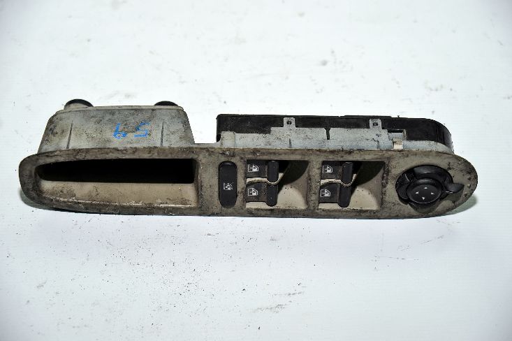 CROMA ÇIKMA YEDEK PARÇA FİAT ÇIKMA YEDEK PARÇA   (221)PUNTO CAM DUGMESI